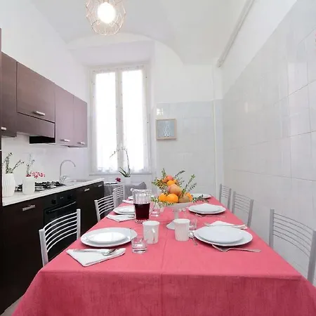 Bright Central Large Apartamento